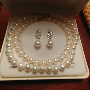 16" pearl necklace and earring set